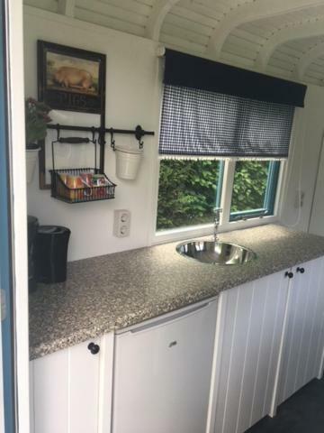 Shepherds Hut Oostvoorne Ngoại thất bức ảnh